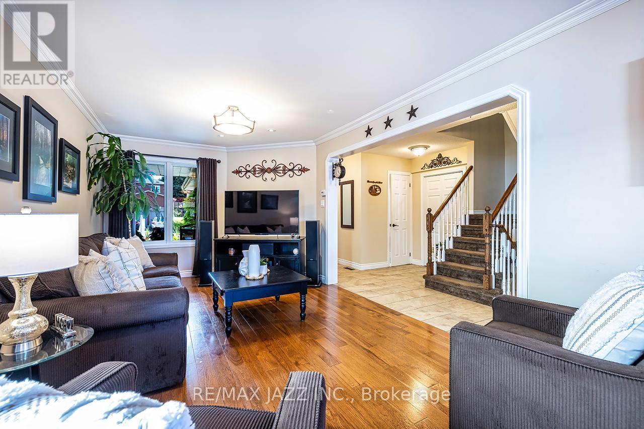 Photo 9 of 78 Bonnycastle Drive, Clarington ON