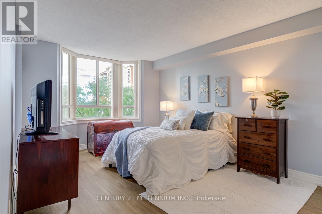 Photo 24 of 604 5 Lisa Street, Brampton ON