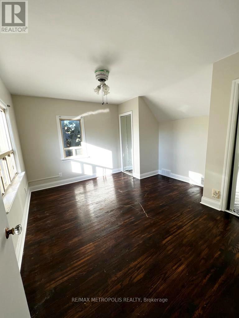 Photo 4 of Main 78 Harold Street, Brampton ON