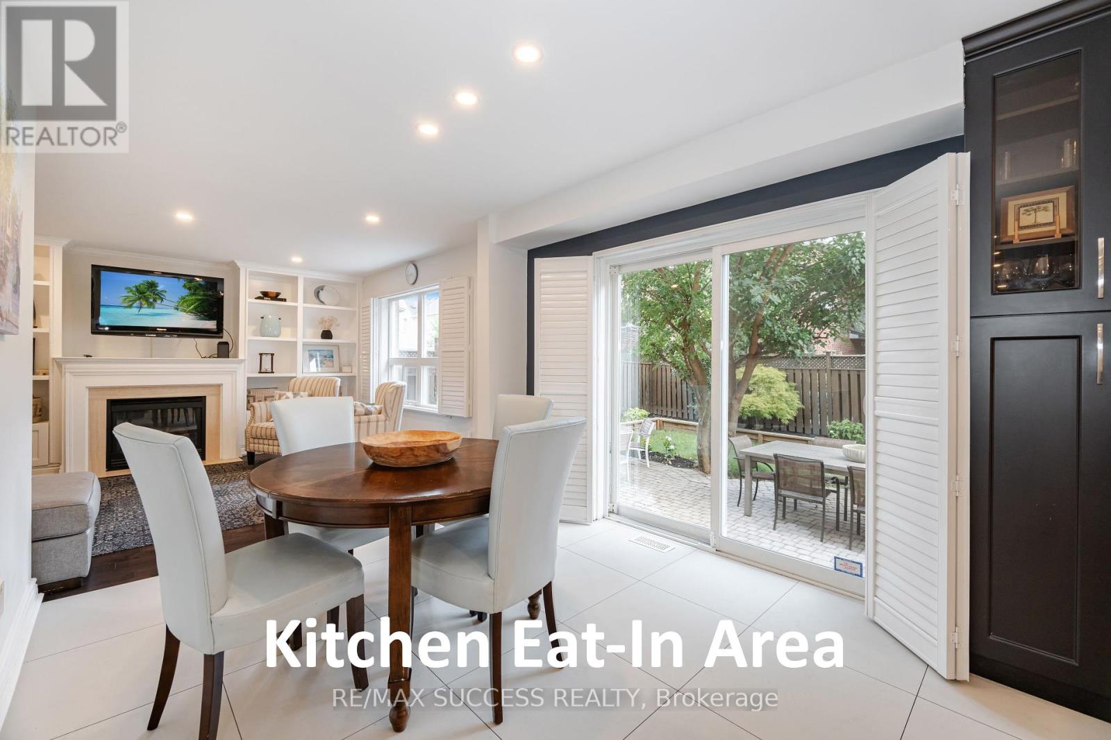 Photo 14 of 19 Sawston Circle, Brampton ON