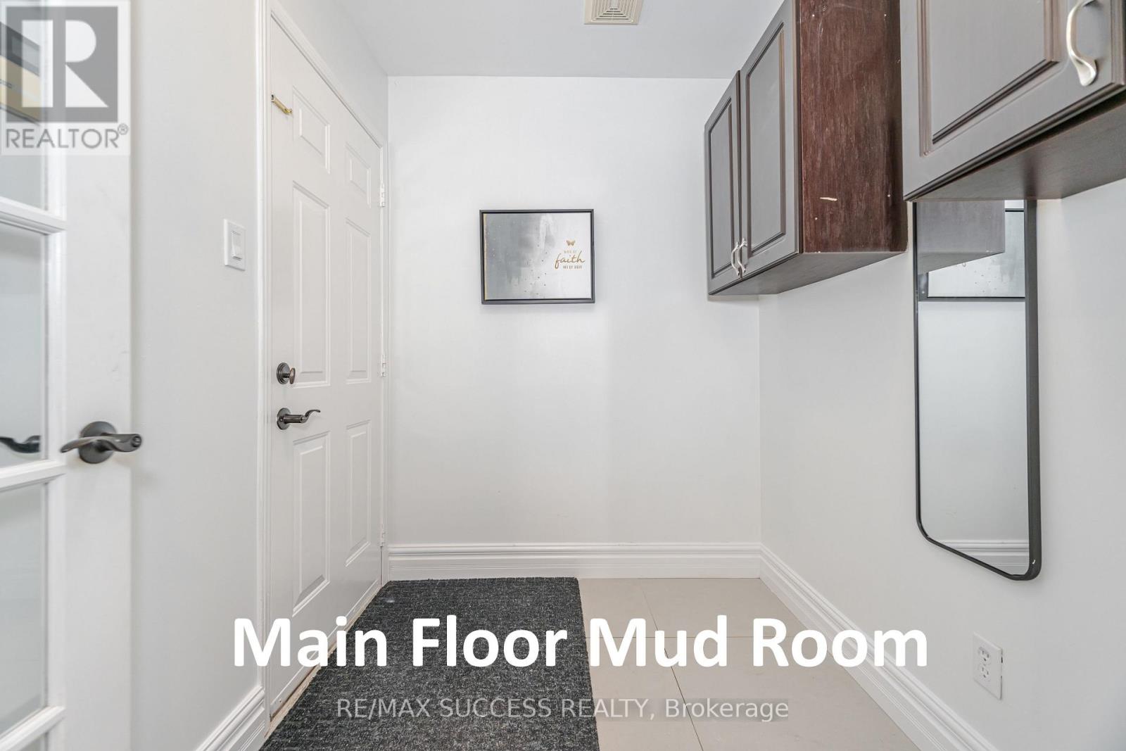 Photo 21 of 19 Sawston Circle, Brampton ON