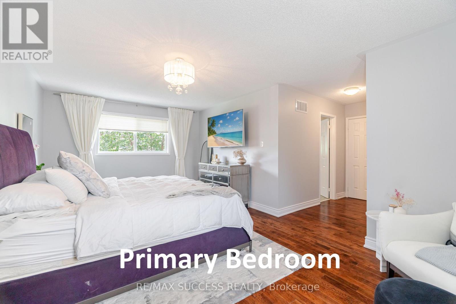 Photo 25 of 19 Sawston Circle, Brampton ON