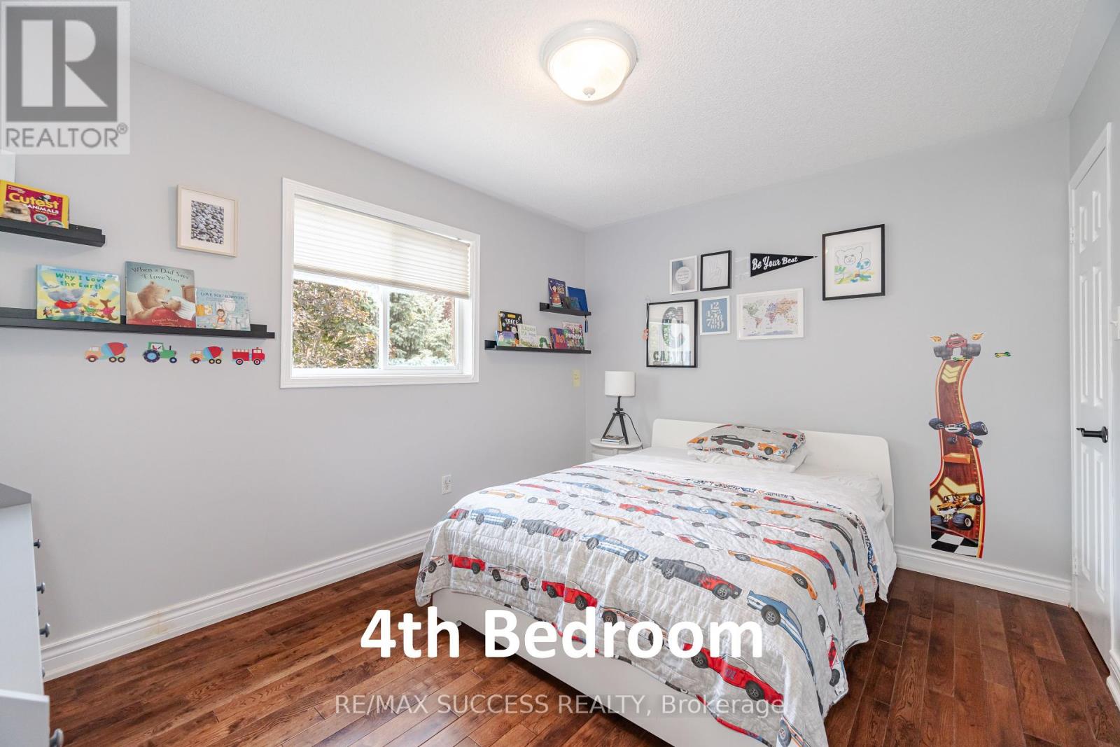 Photo 33 of 19 Sawston Circle, Brampton ON