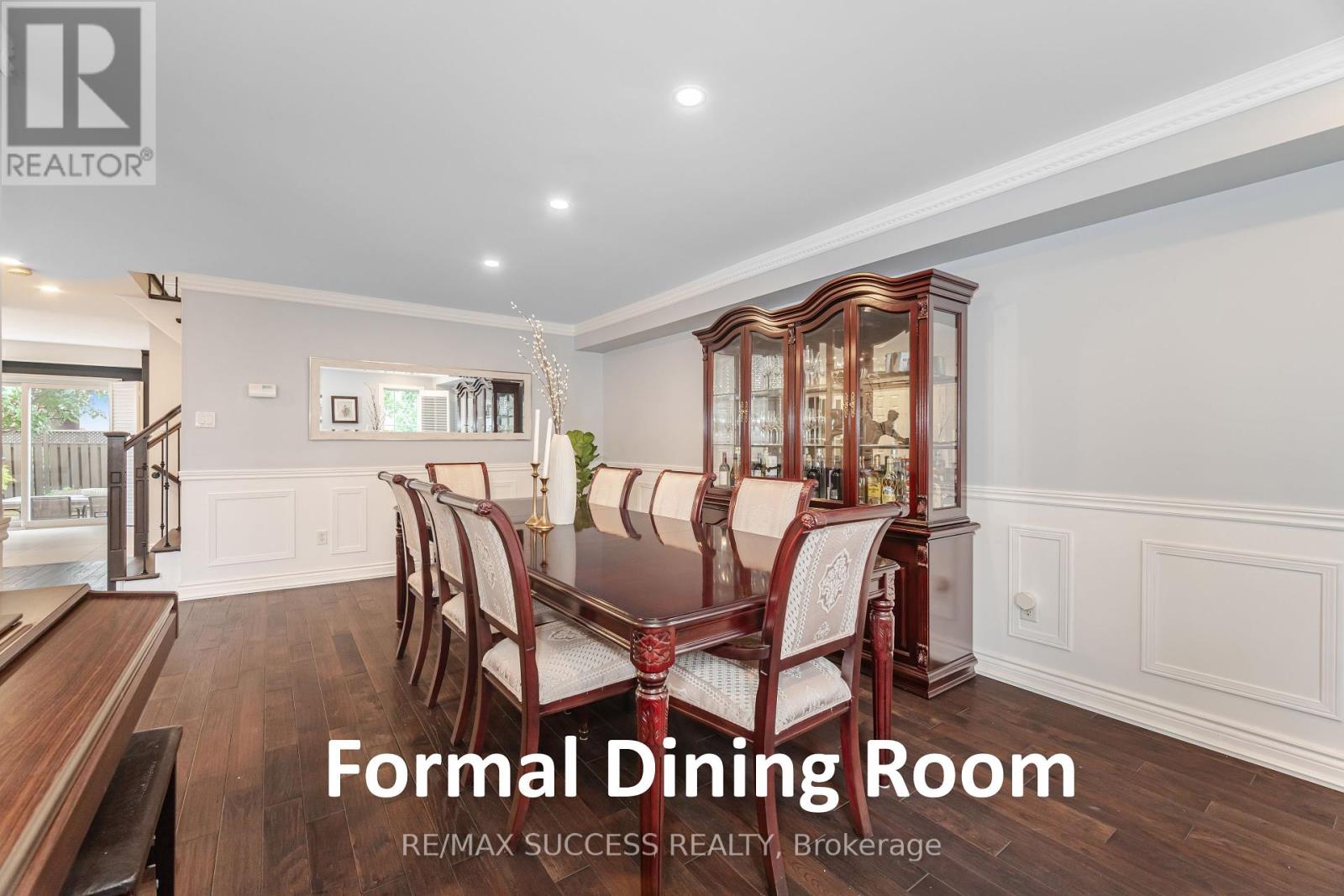 Photo 8 of 19 Sawston Circle, Brampton ON