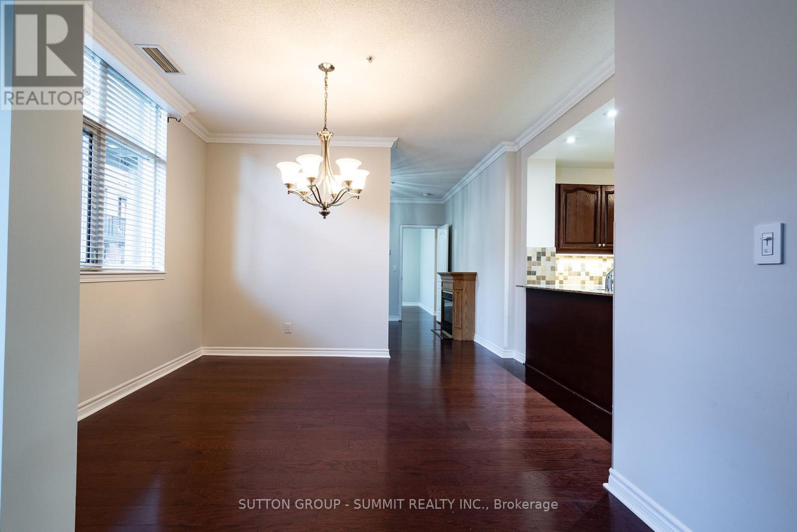 Photo 19 of 202 350 Princess Royal Drive S, Mississauga ON