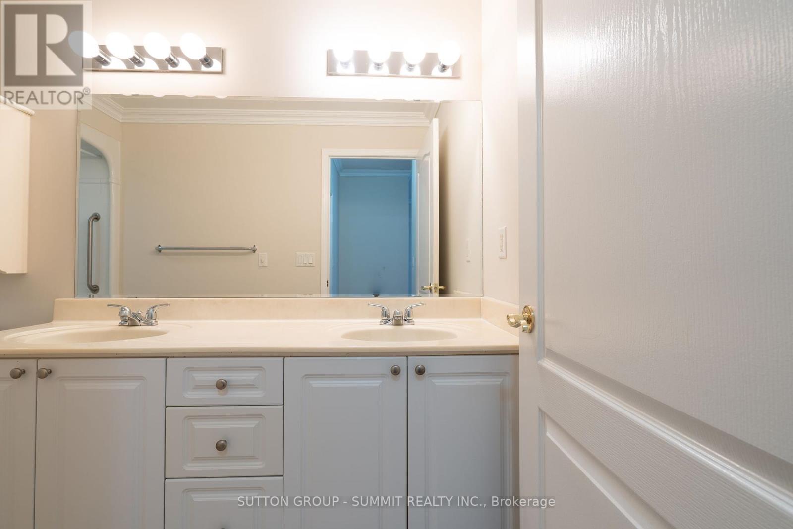 Photo 32 of 202 350 Princess Royal Drive S, Mississauga ON