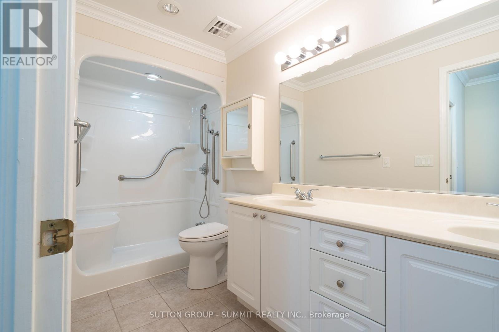 Photo 33 of 202 350 Princess Royal Drive S, Mississauga ON