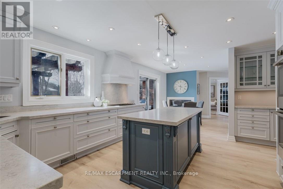 Photo 15 of 954 Wintergreen Place, Burlington ON