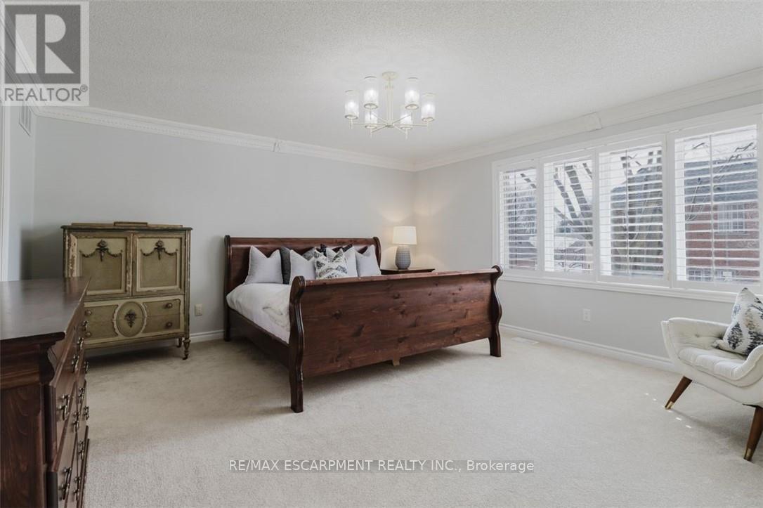 Photo 24 of 954 Wintergreen Place, Burlington ON