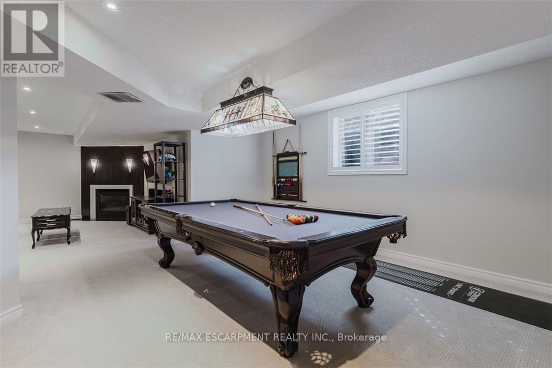 Photo 35 of 954 Wintergreen Place, Burlington ON