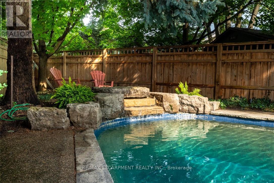 Photo 45 of 954 Wintergreen Place, Burlington ON