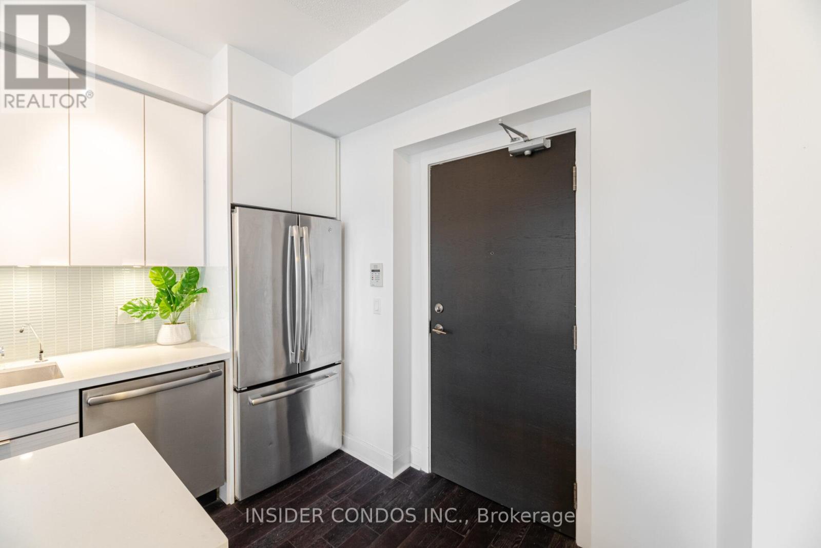 Photo 6 of 1307 33 Shore Breeze Drive, Toronto ON