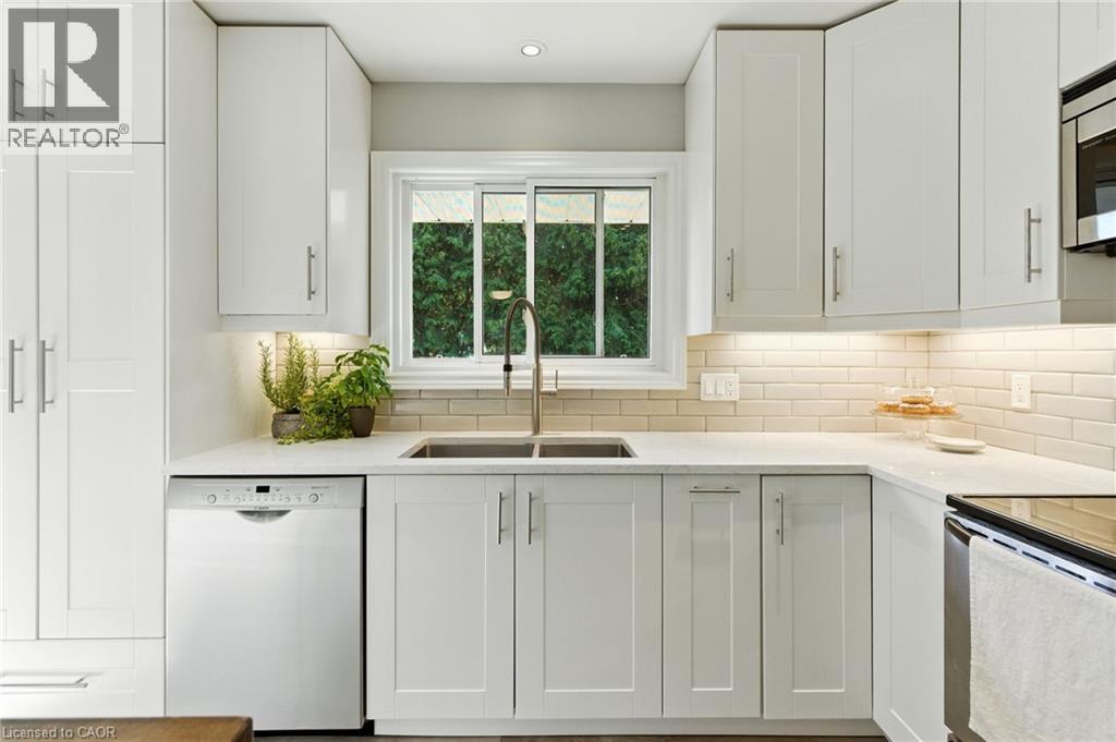 Photo 13 of 7 Oswald Avenue, St Catharines ON