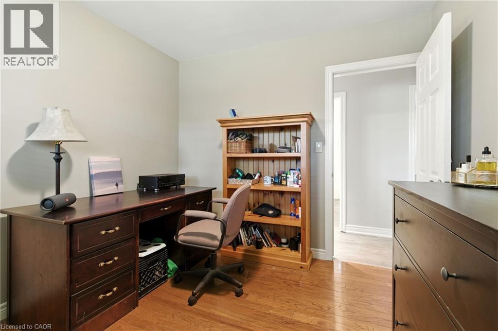 Photo 18 of 7 Oswald Avenue, St Catharines ON