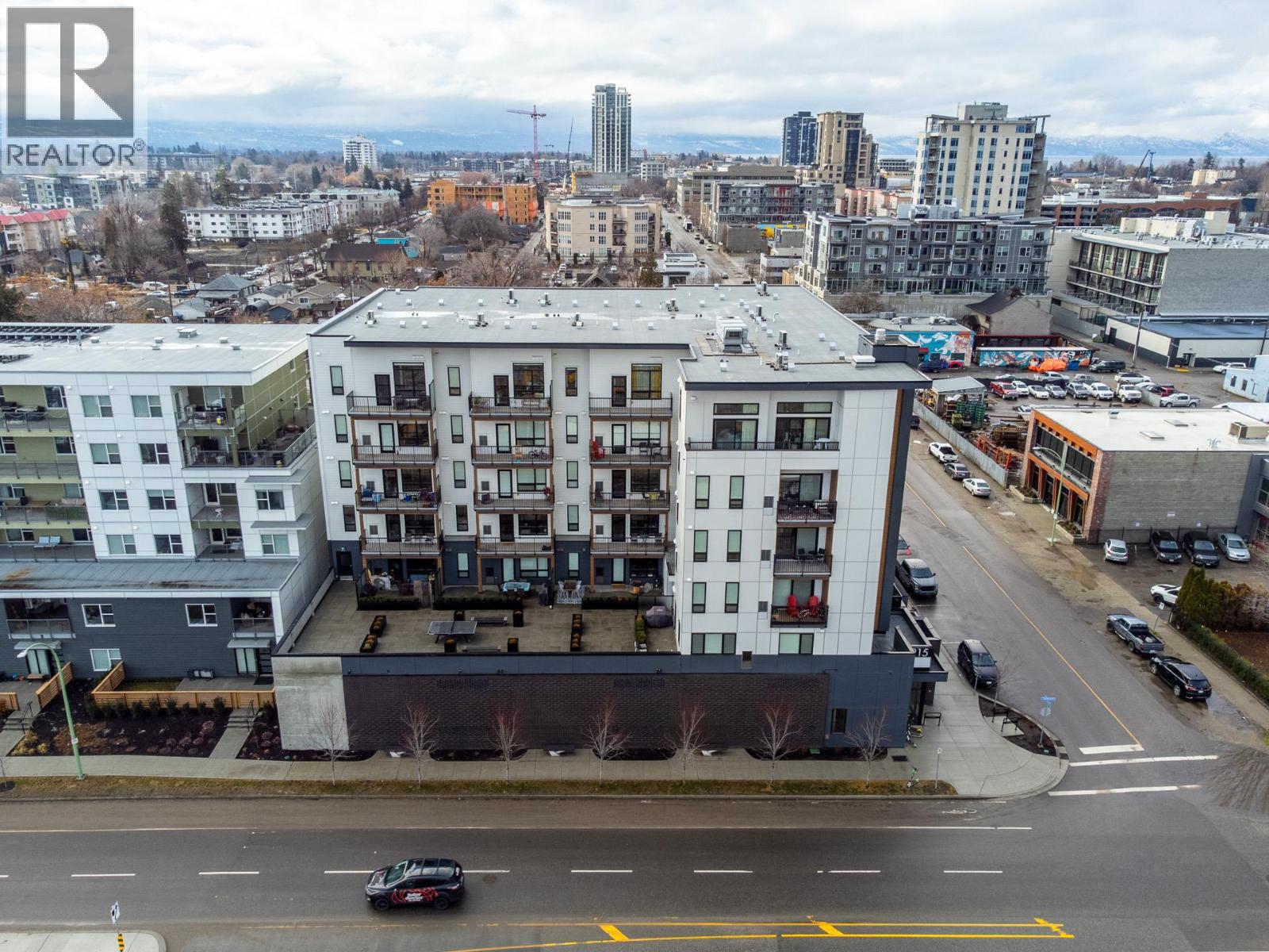 1215 St Paul Street, Kelowna - Exteriors - Drone/Aerial View - Photo 2