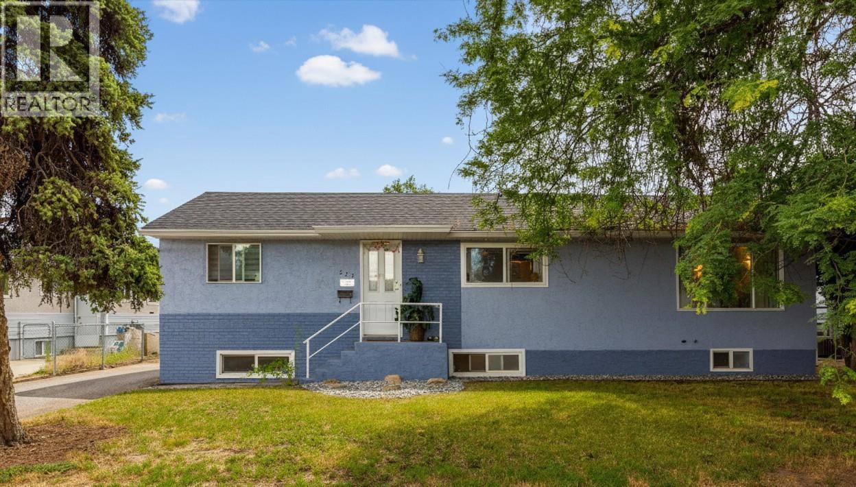 525 Donhauser Road, Kelowna