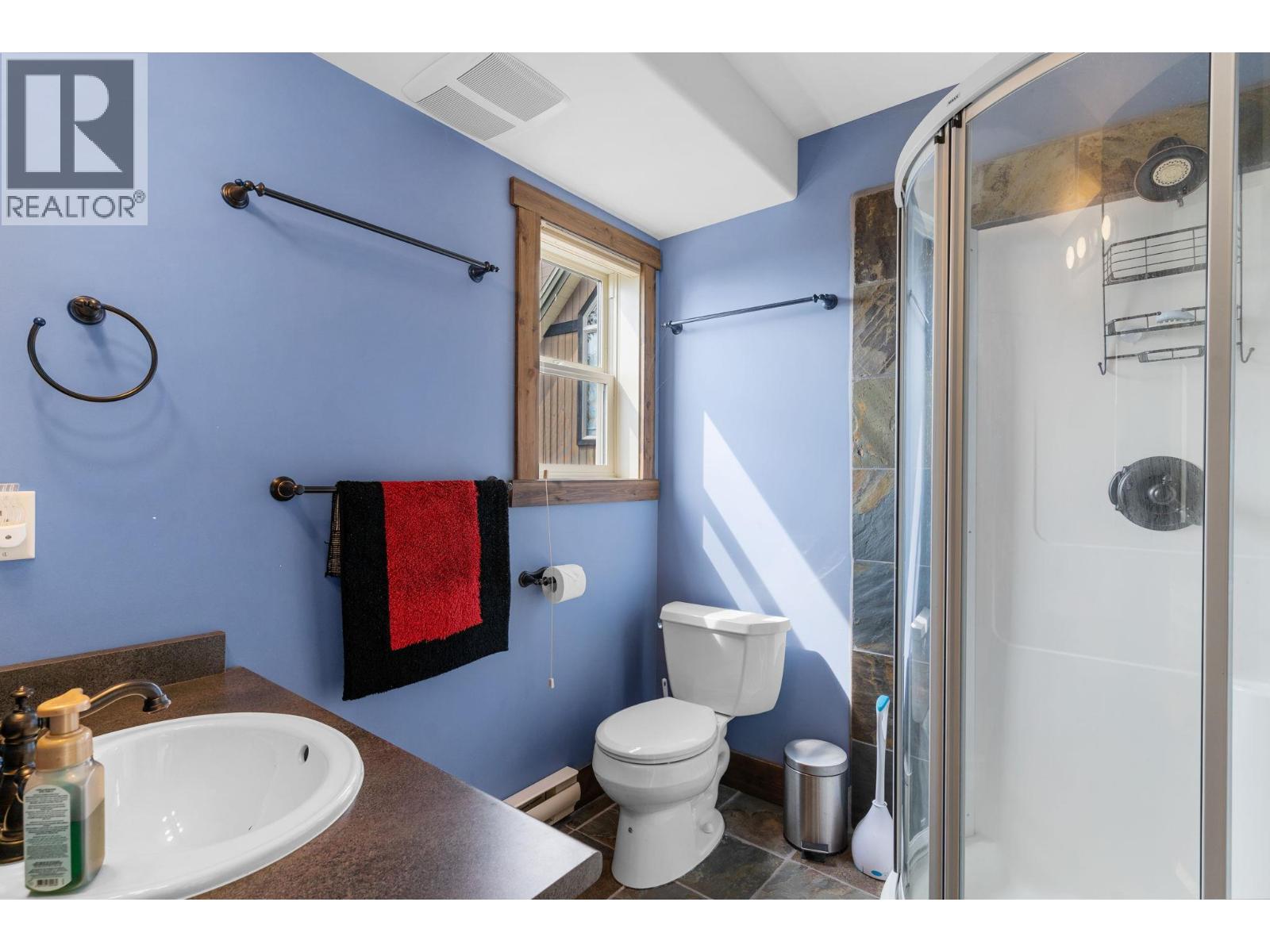 5890 Snow Pines Crescent, Big White