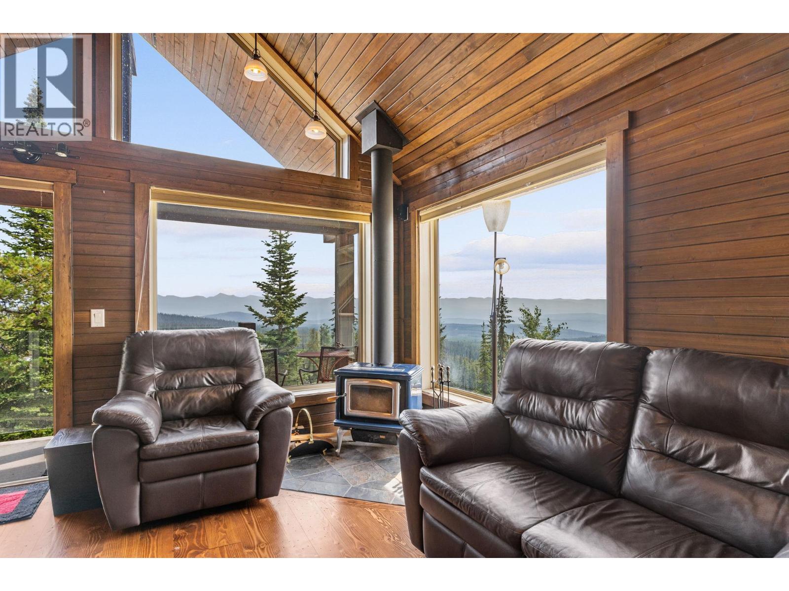 5890 Snow Pines Crescent, Big White