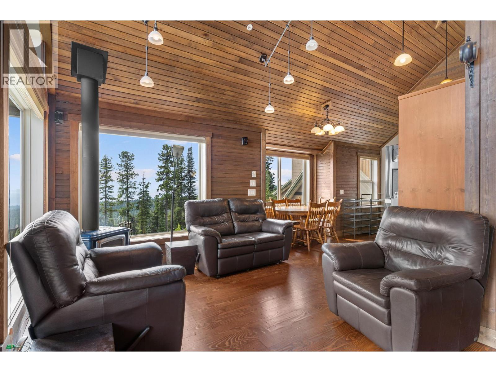 5890 Snow Pines Crescent, Big White