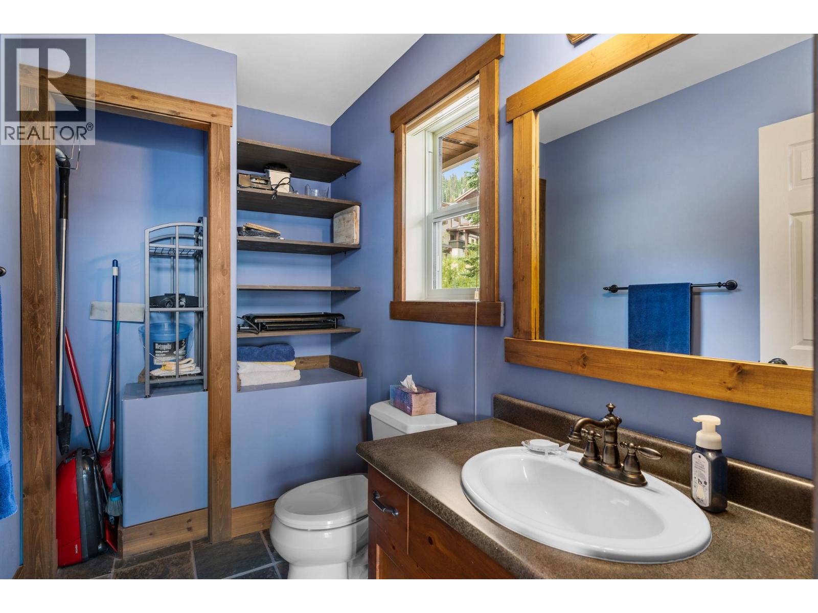 5890 Snow Pines Crescent, Big White