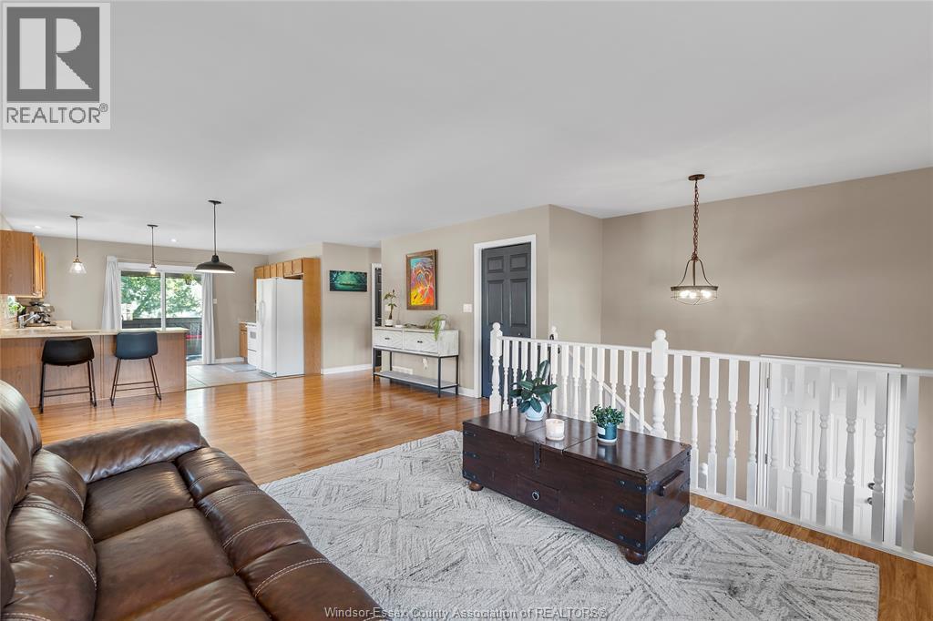 Photo 11 of 2204 Mckay Avenue, Windsor ON