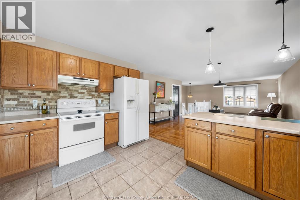 Photo 16 of 2204 Mckay Avenue, Windsor ON