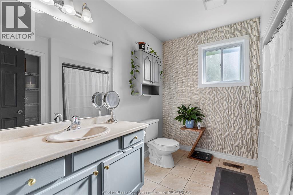 Photo 21 of 2204 Mckay Avenue, Windsor ON
