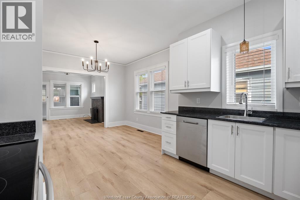 Photo 11 of 540 Mckay Ave, Windsor ON