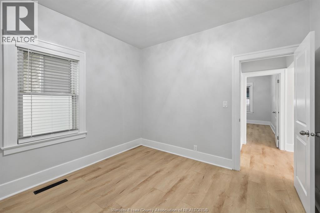 Photo 18 of 540 Mckay Ave, Windsor ON