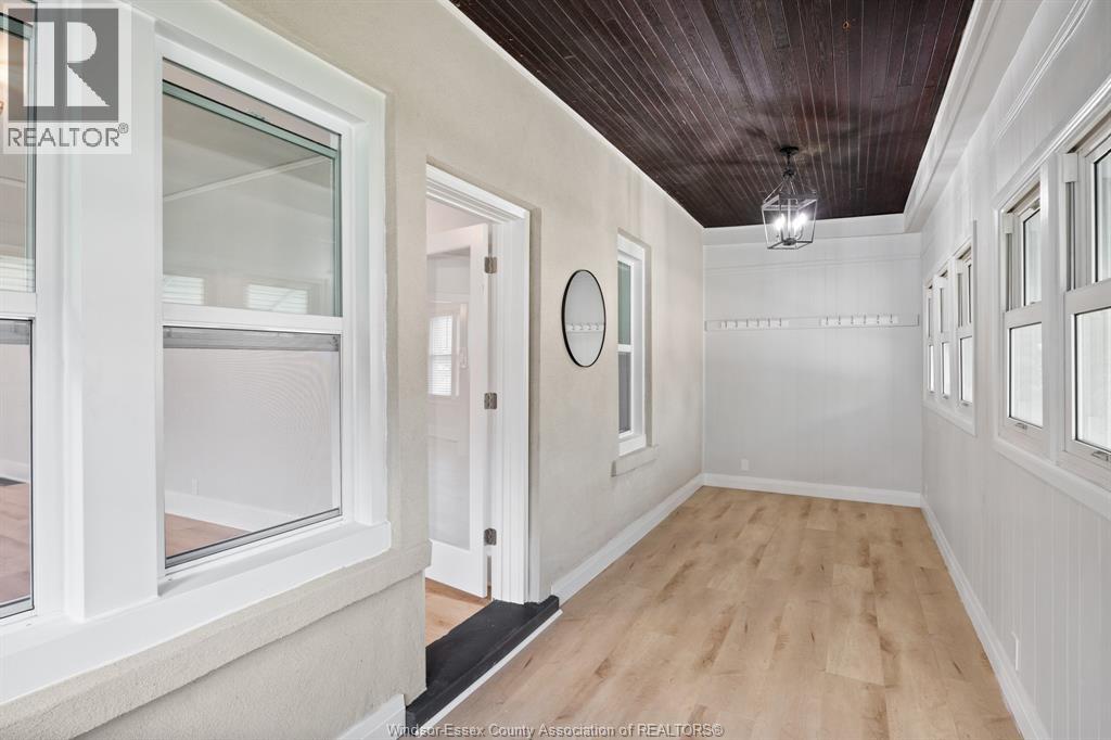 Photo 2 of 540 Mckay Ave, Windsor ON