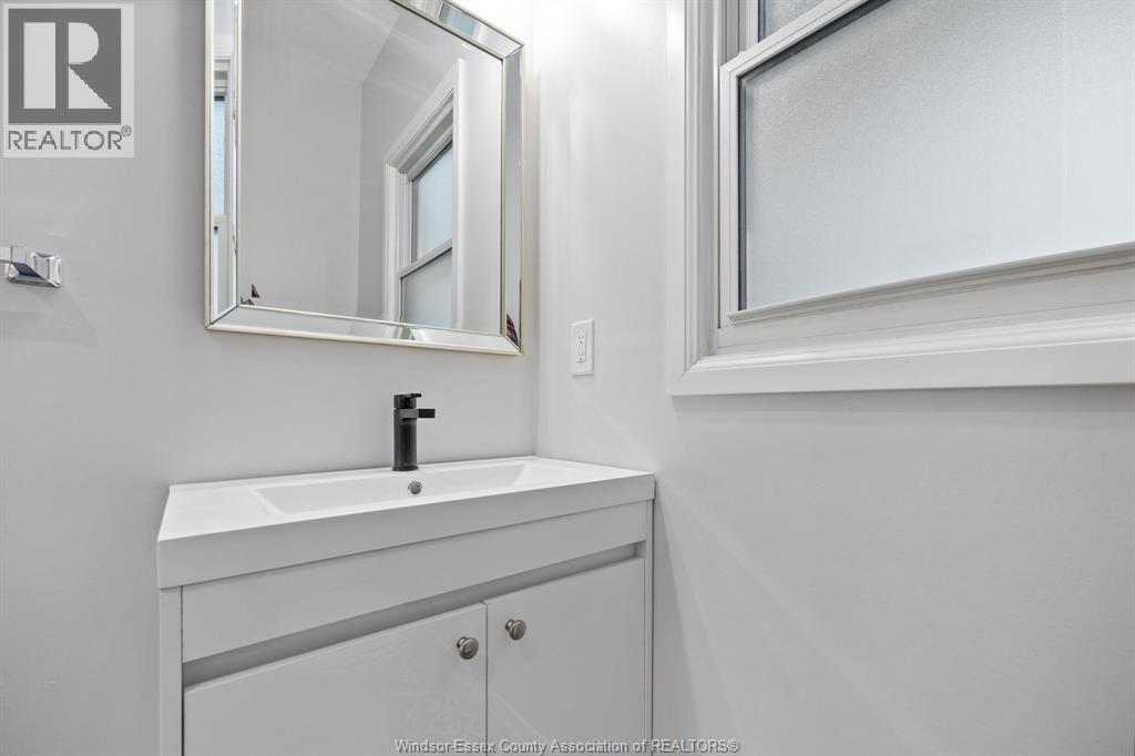 Photo 20 of 540 Mckay Ave, Windsor ON