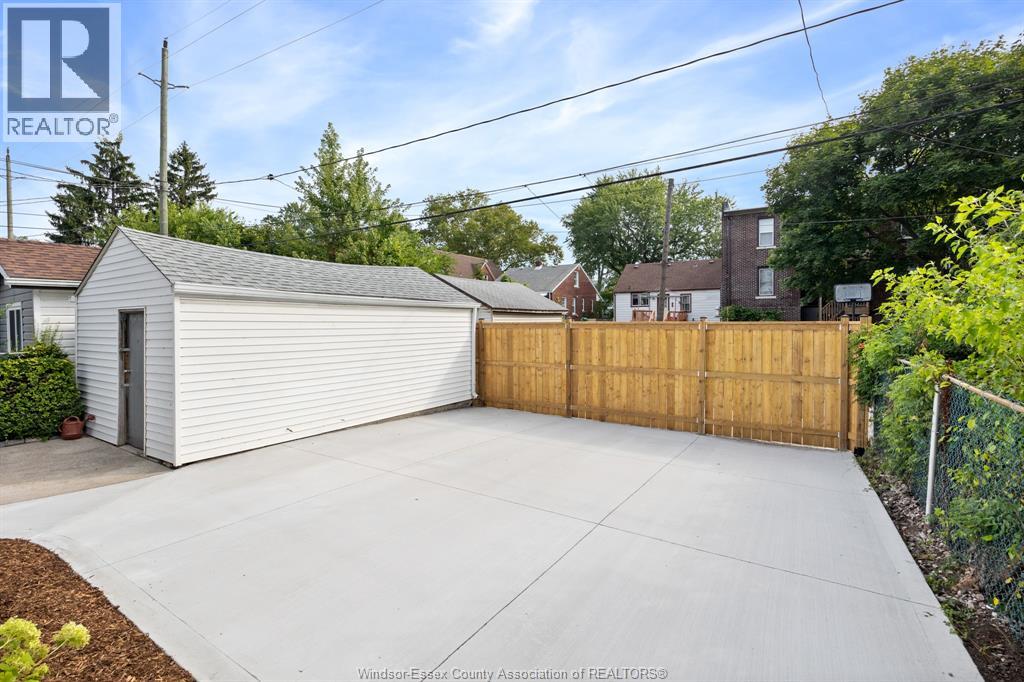 Photo 29 of 540 Mckay Ave, Windsor ON