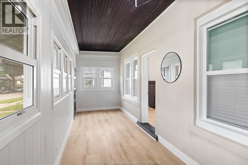 Photo 3 of 540 Mckay Ave, Windsor ON