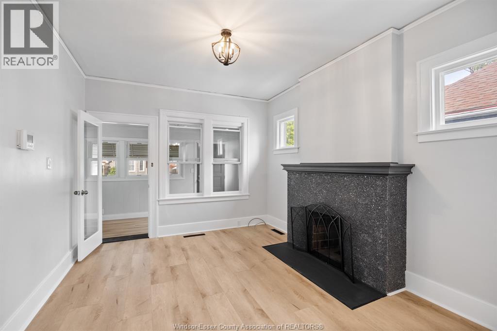 Photo 5 of 540 Mckay Ave, Windsor ON