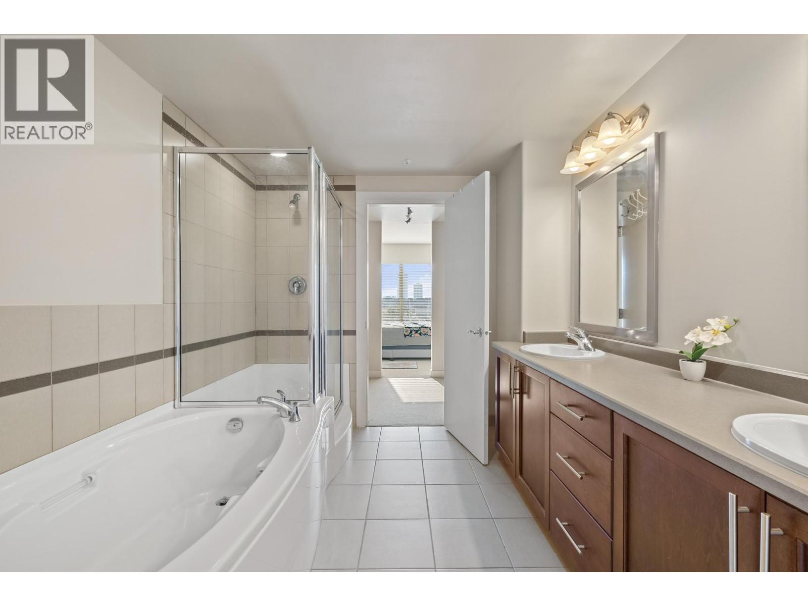 509 1160 Bernard Avenue, Kelowna