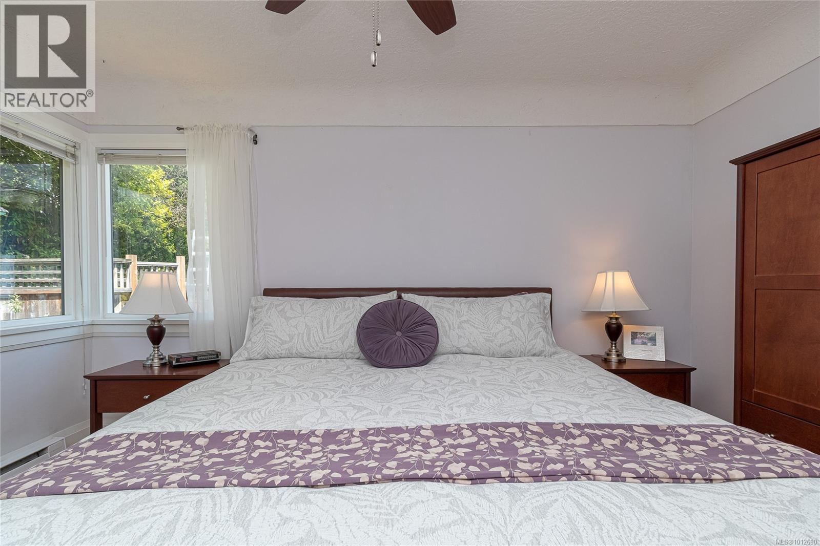 Photo 13 of 932 Tattersall Dr, Saanich BC