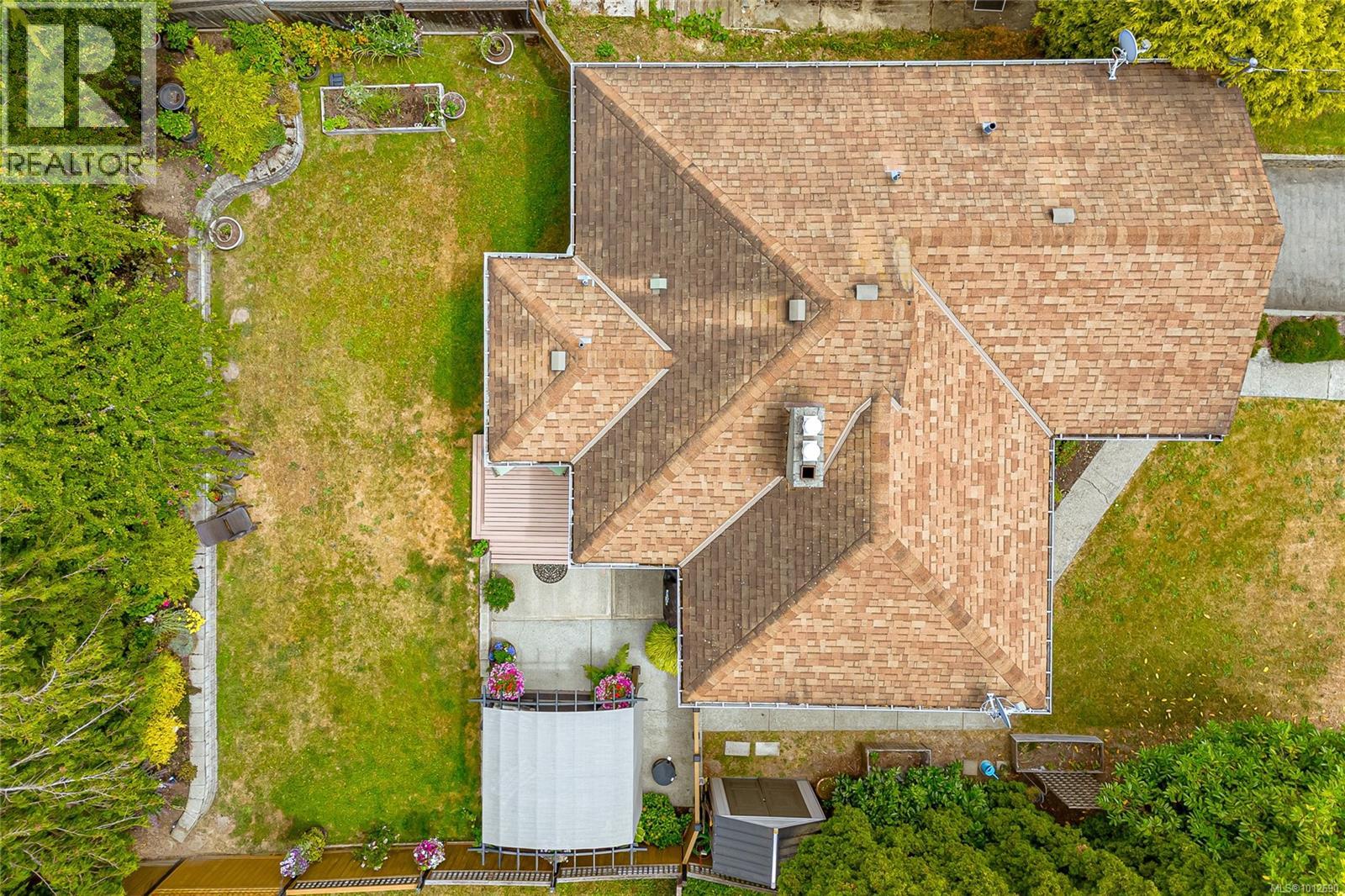 Photo 42 of 932 Tattersall Dr, Saanich BC