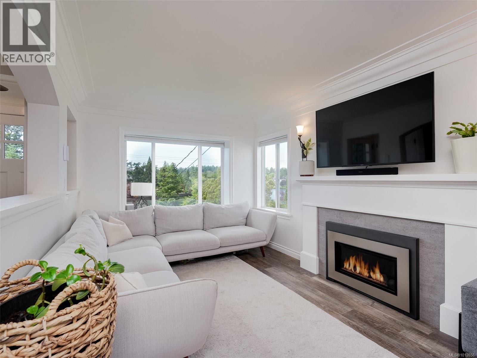  354 Gorge Road West, Saanich