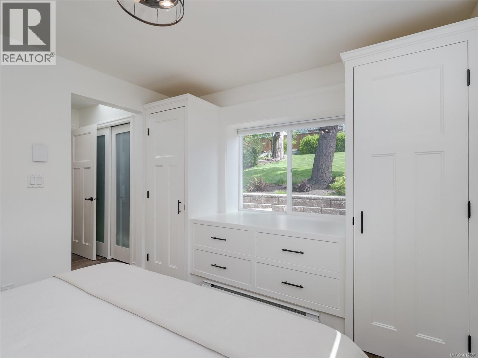  354 Gorge Road West, Saanich