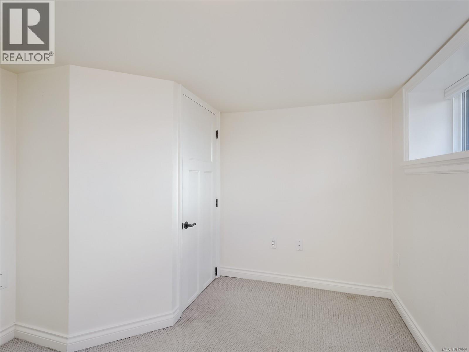 354 Gorge Road West, Saanich