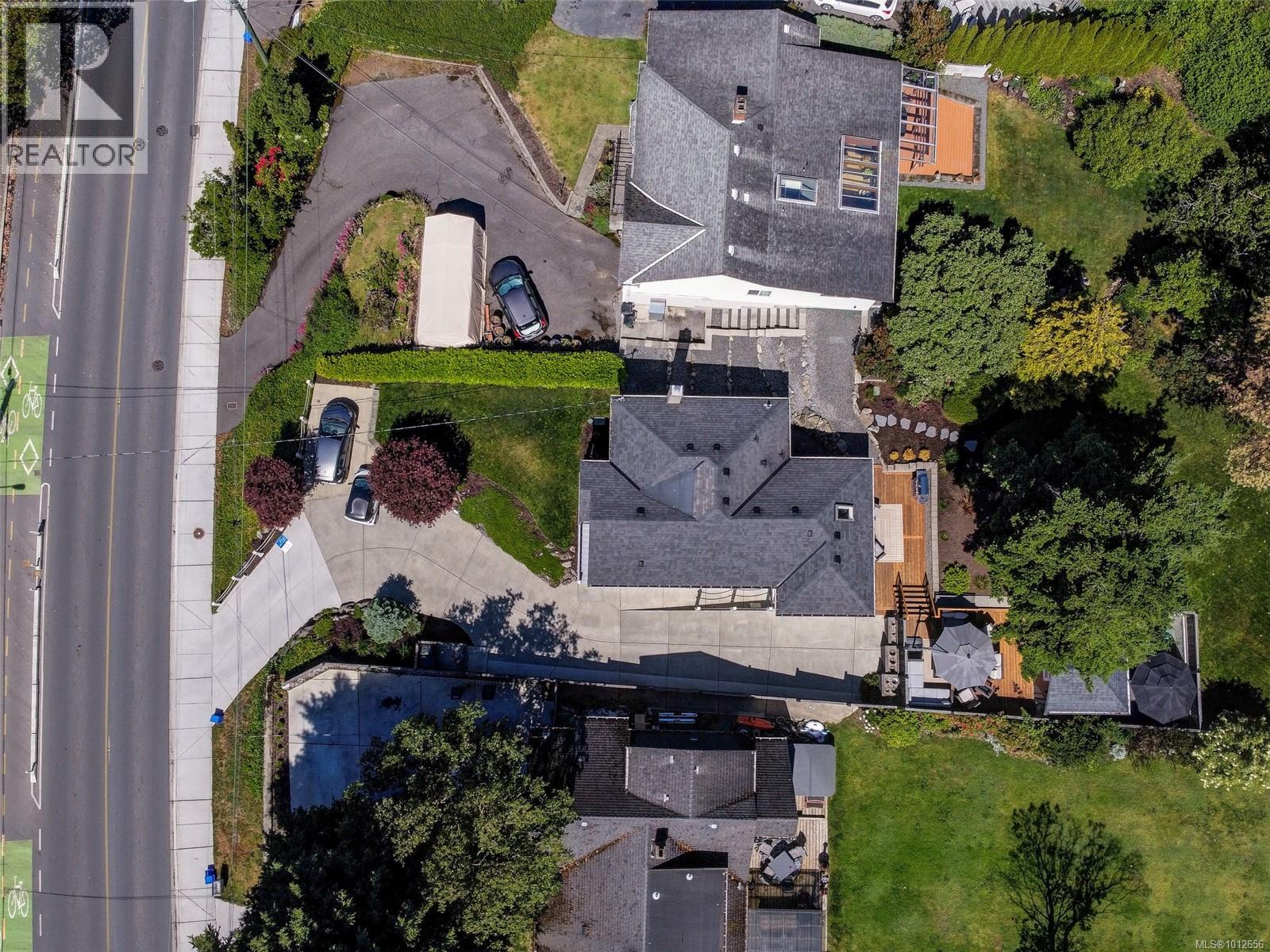  354 Gorge Road West, Saanich