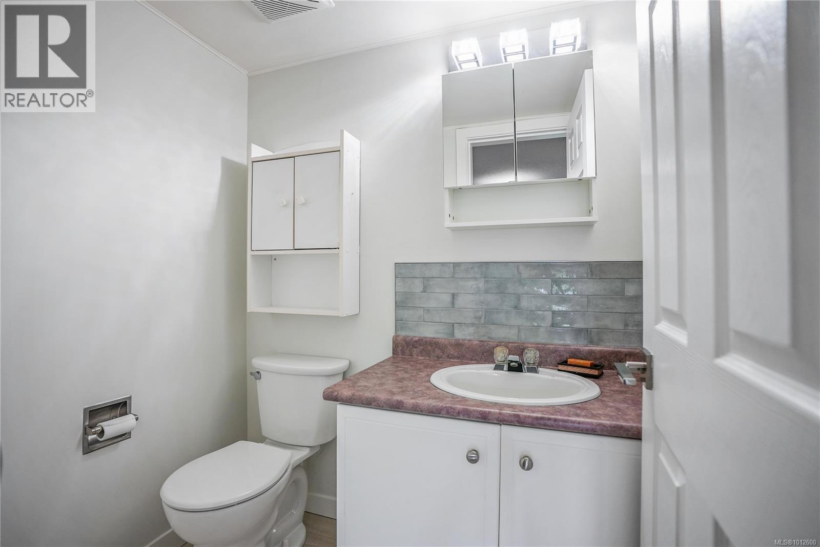 202 1040 Rockland Avenue, Victoria