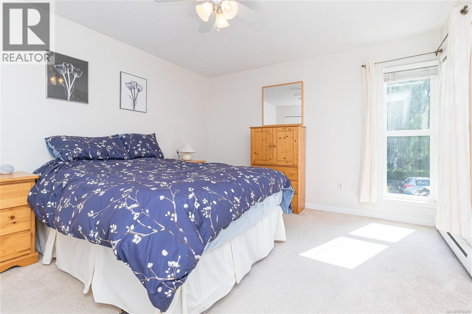 Photo 12 of 107 1366 Hillside Ave, Victoria BC