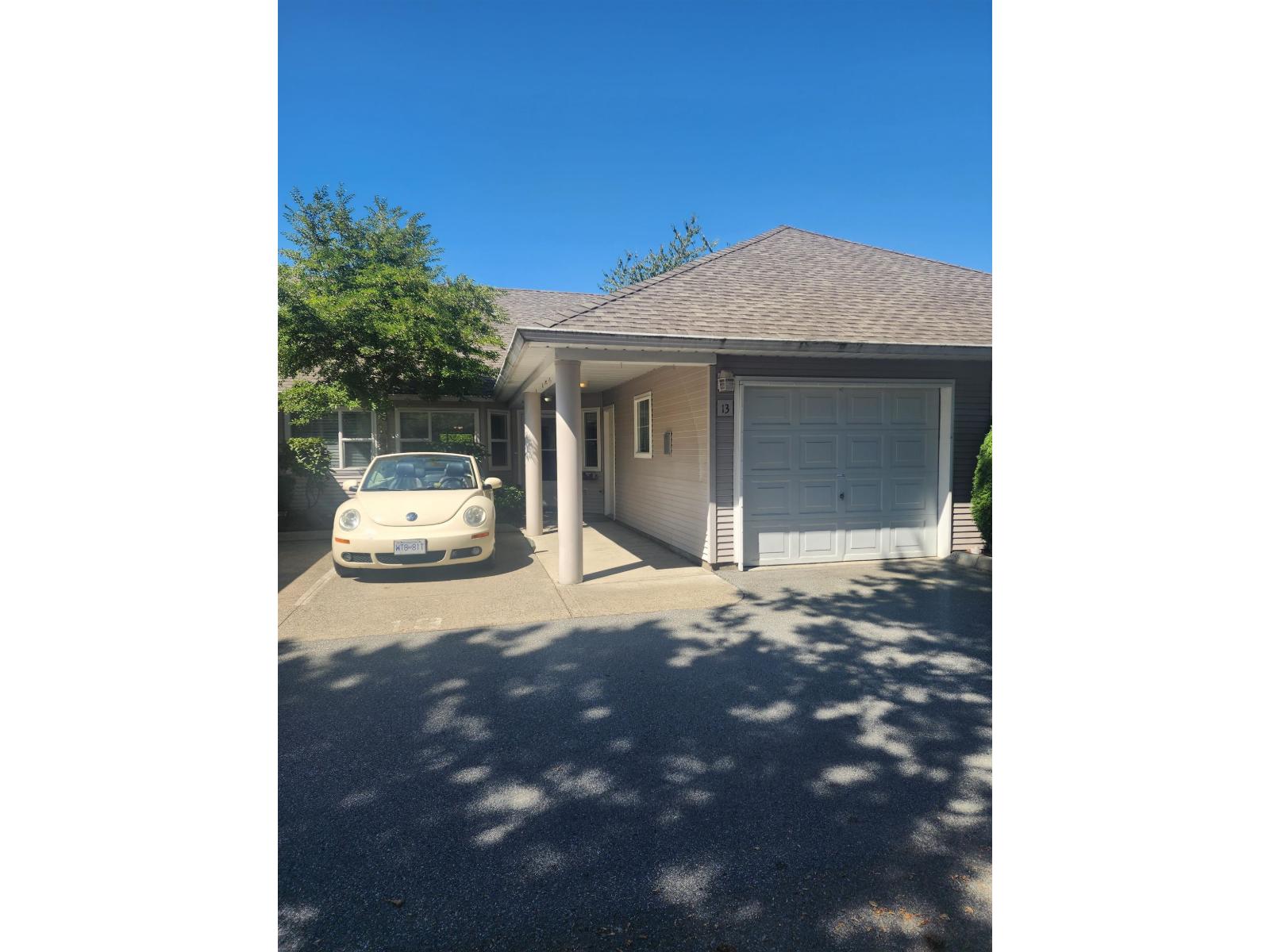 Photo 1 of 13 7127 124 Street, Surrey BC