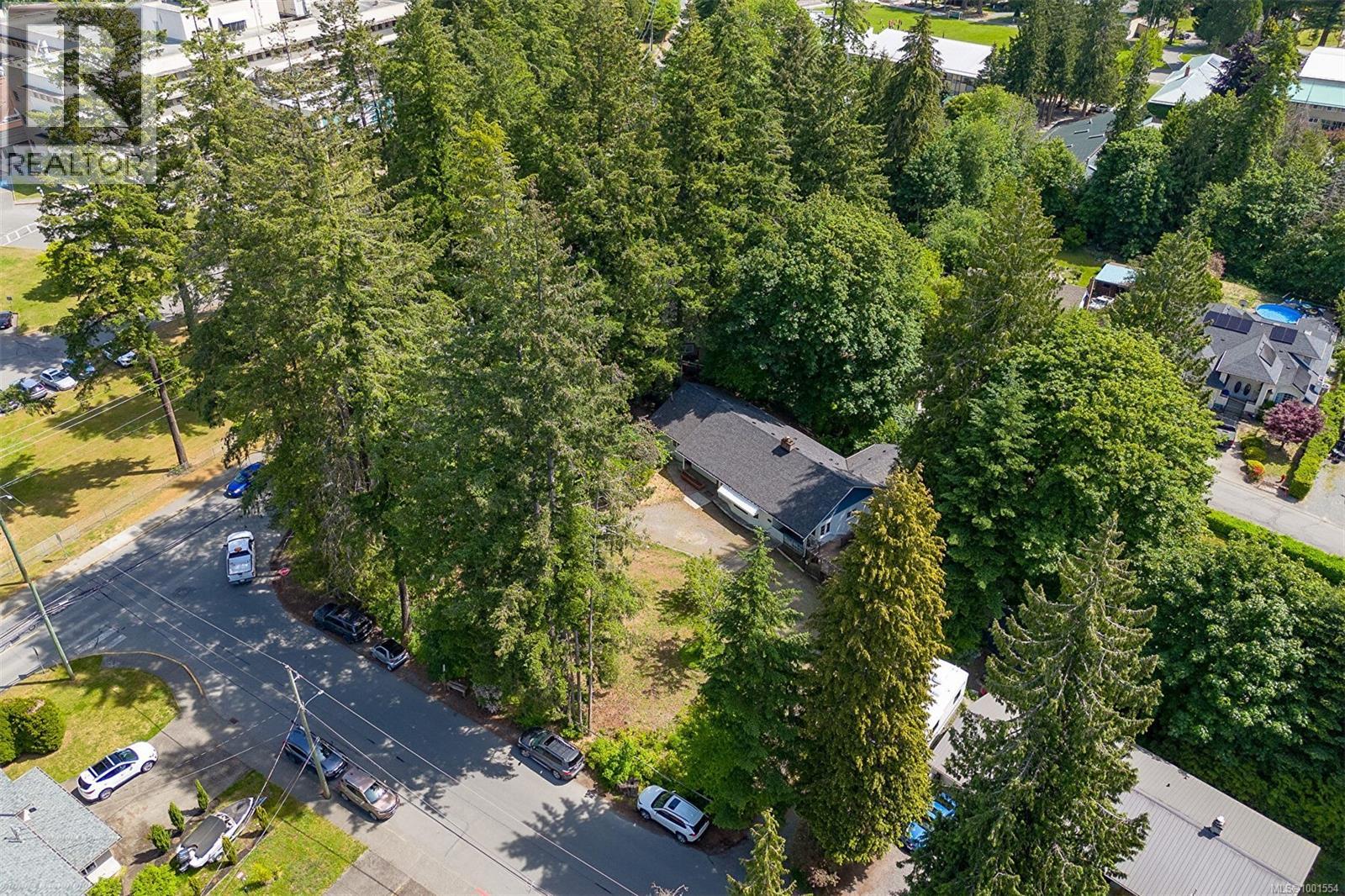 Photo 2 of 3056 Gibbins Rd, Duncan BC