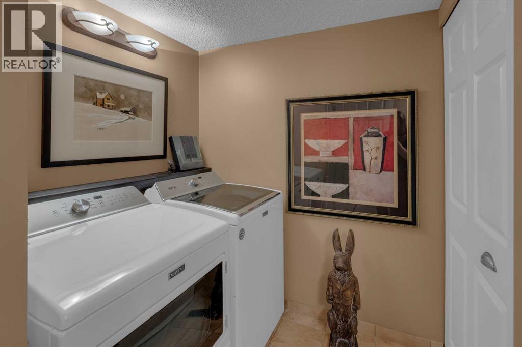 Photo 16 of 120 Deercross Road Se, Calgary AB