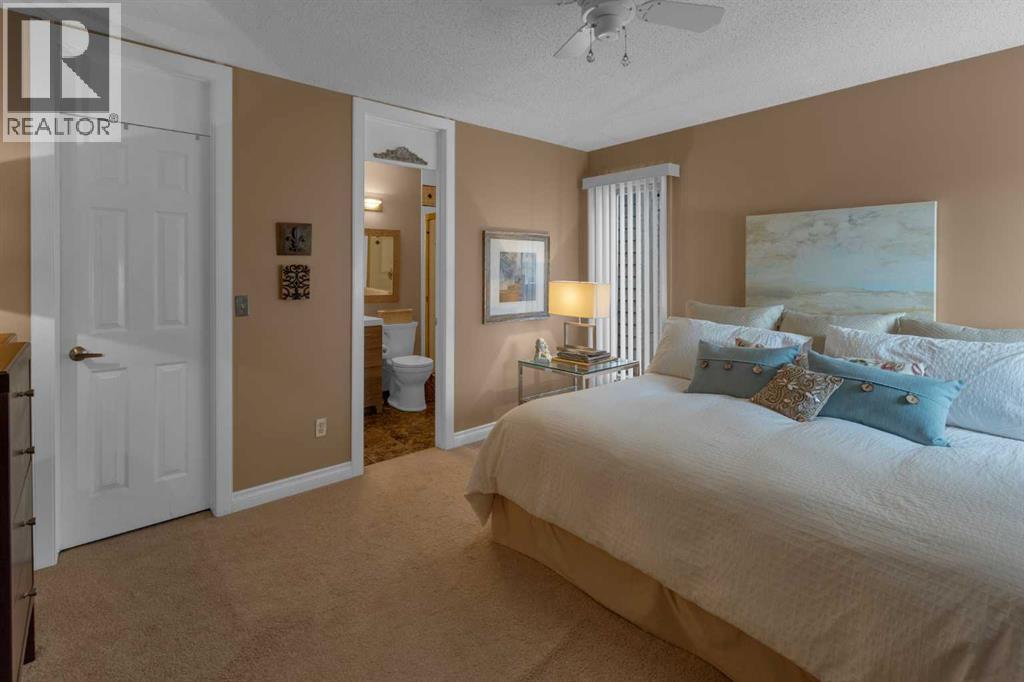 Photo 19 of 120 Deercross Road Se, Calgary AB