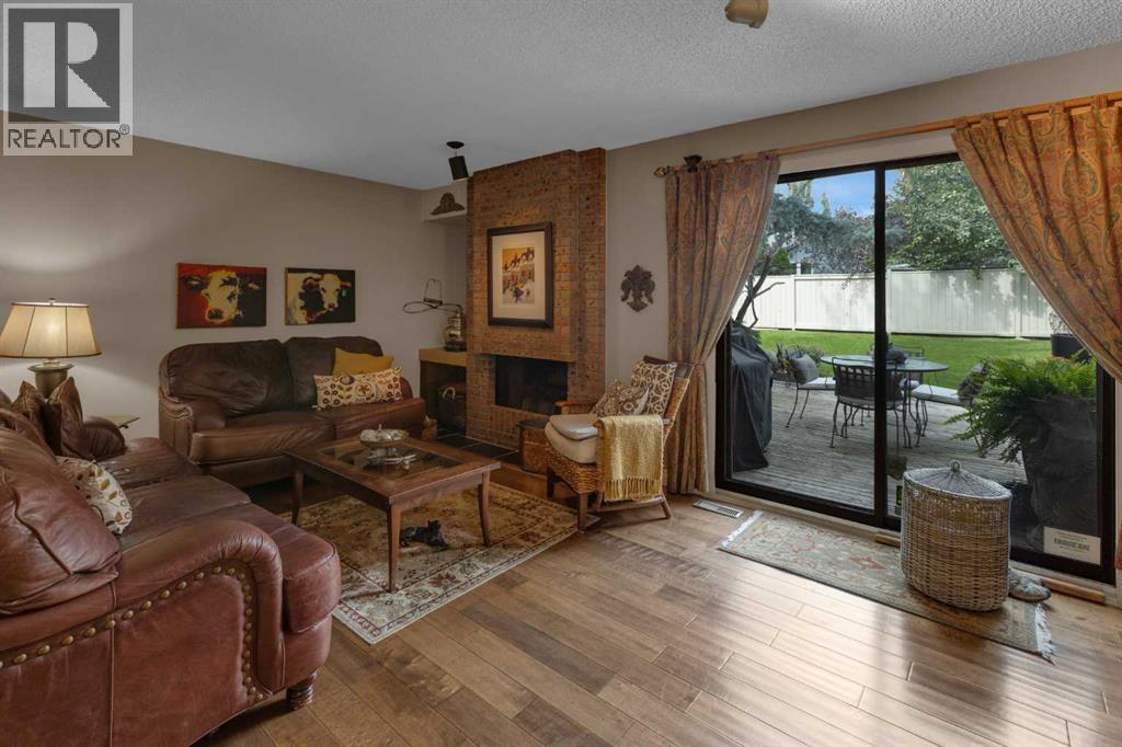 Photo 14 of 120 Deercross Road Se, Calgary AB
