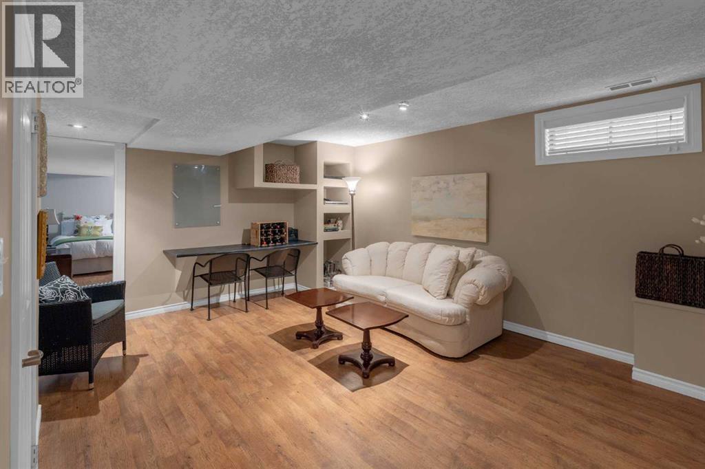 Photo 24 of 120 Deercross Road Se, Calgary AB