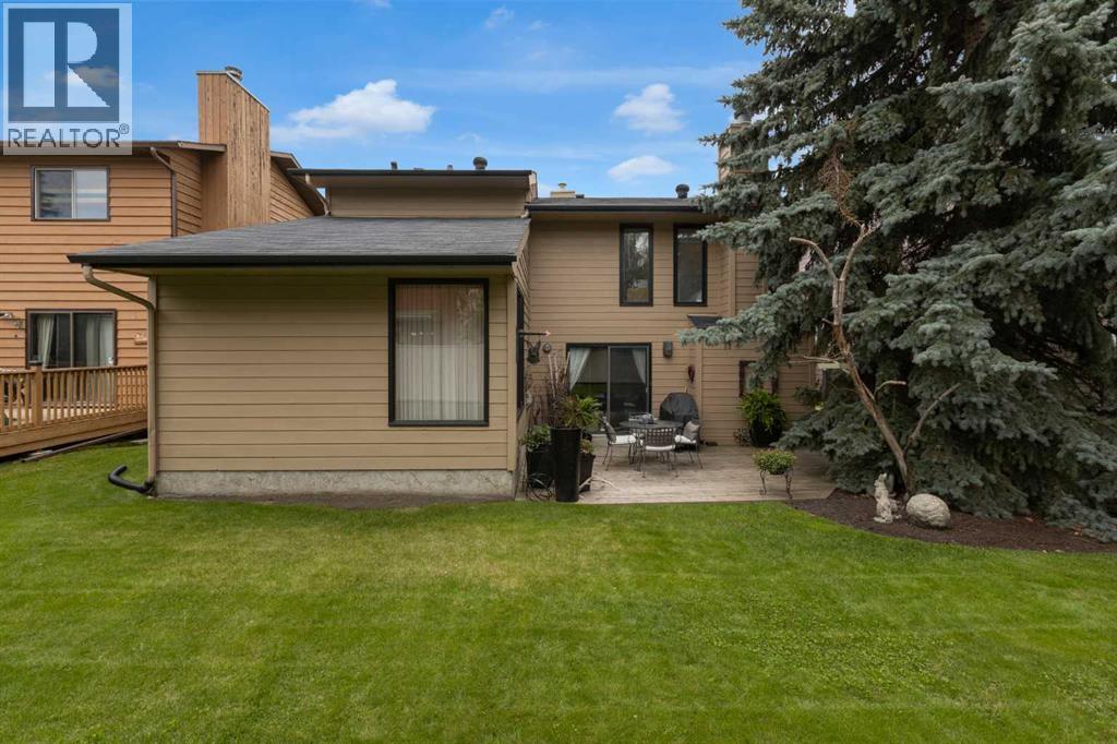 Photo 31 of 120 Deercross Road Se, Calgary AB